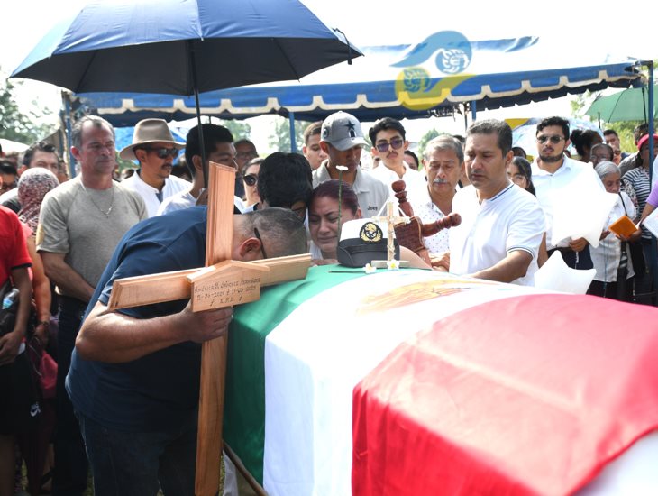 Justicia por América Yamilet; piden desde el sepelio en Bosques del Recuerdo, en Xalapa (+VIDEO)