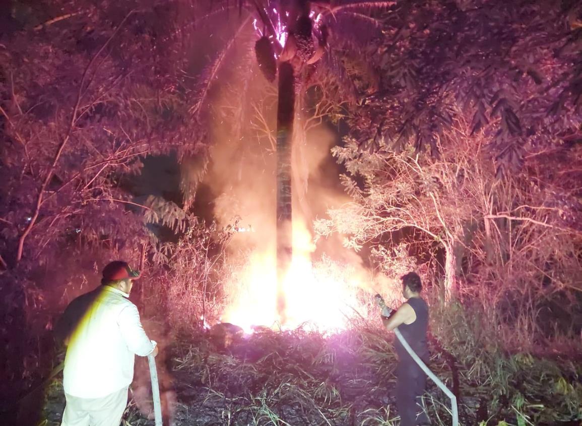Bomberos de Agua Dulce no se dan abasto con incendios; atienden hasta 3 al día