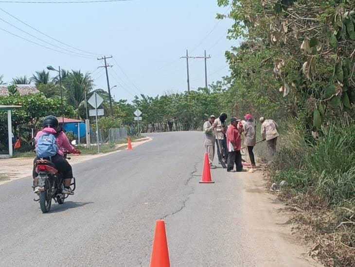 Trabaja consorcio en acondicionamiento de cruces  en Moloacán