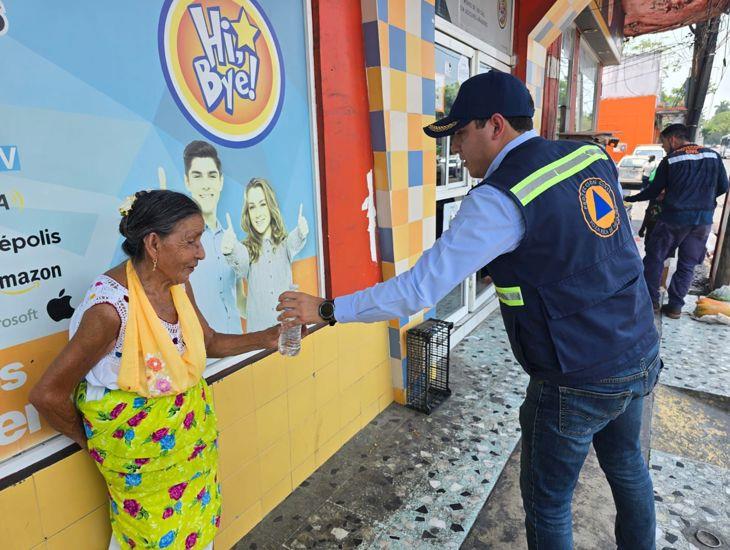 Por calor, implementa PC módulos móviles de hidratación en Poza Rica