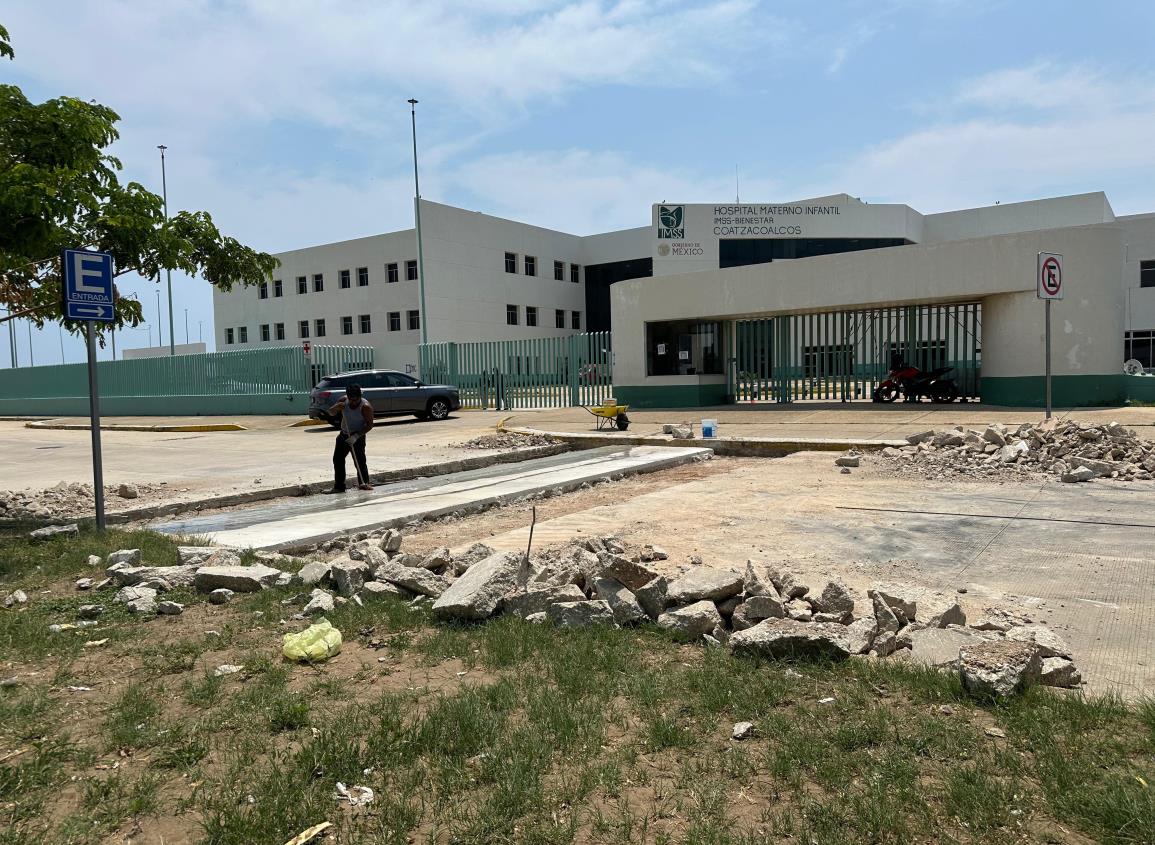 Embellecen y rehabilitan Hospital Materno Infantil, previo a su inauguración en Coatzacoalcos