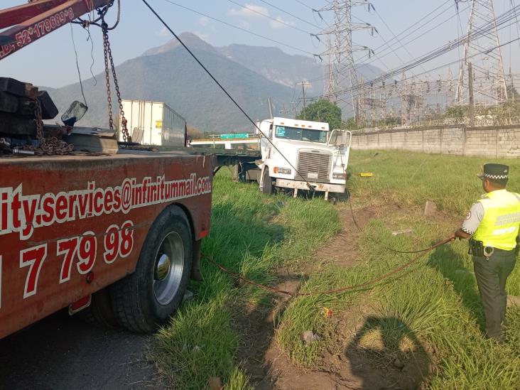 Se accidenta tráiler en la autopista 150D Orizaba- Puebla