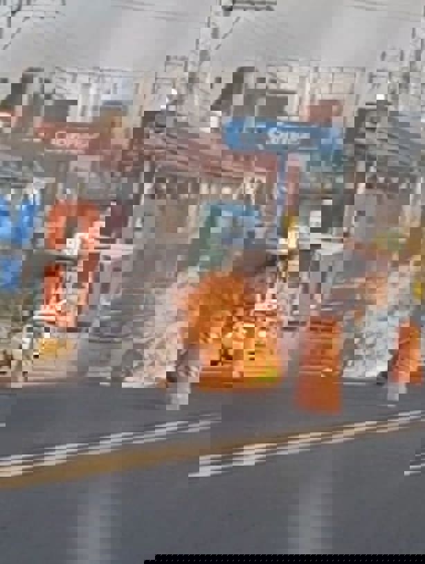 Pánico en la carretera: auto se incendia en pleno trayecto en La Joya