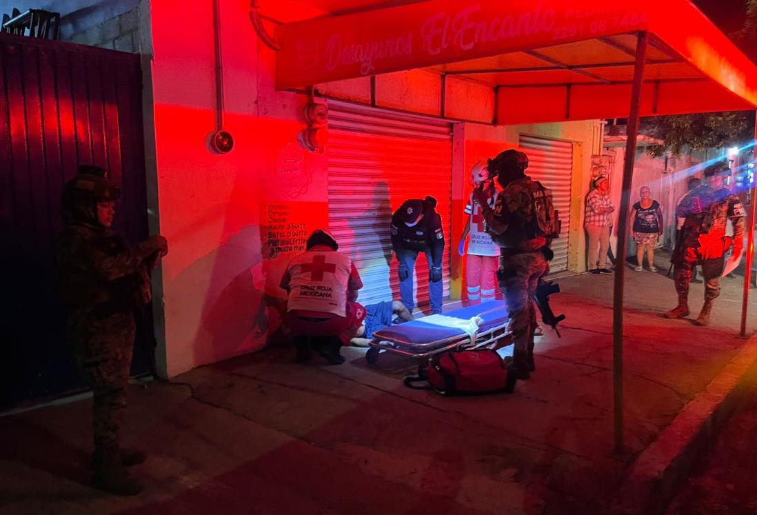 Hallan a hombre con grave lesión provocada con cuchillo en colonia Centro de Veracruz