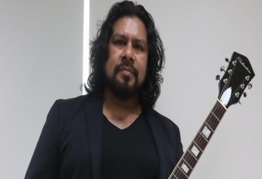 Conoce a Gonzalo Gonzalez, voz y guitarra de Trinidad | ENTREVISTA