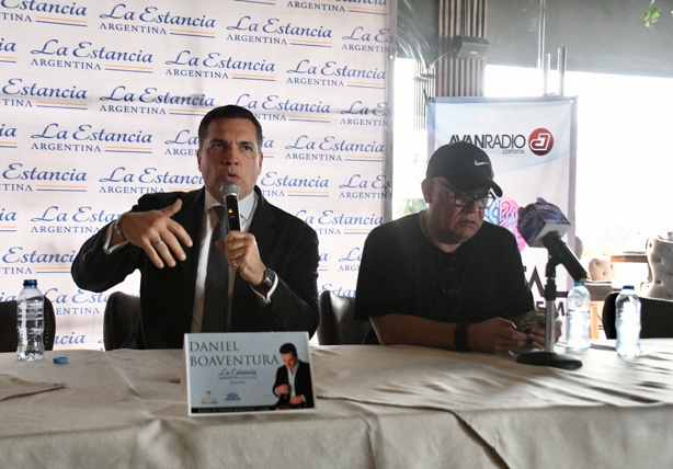 Con una banda mexicana, Daniel Boaventura está en Xalapa (+VIDEO)
