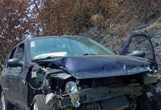 En libramiento Santa Fe-Paso del Toro sufre accidente y termina fuera del camino