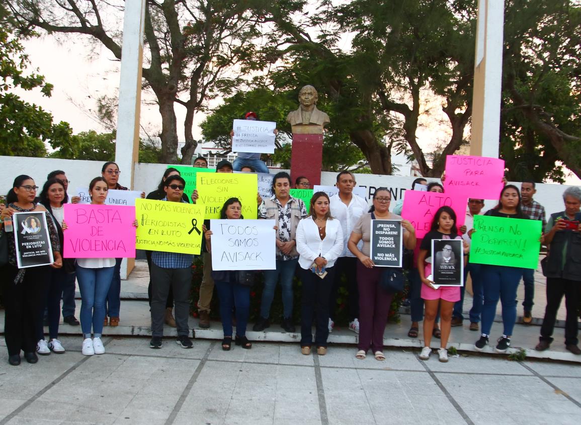 ¡Ni una periodista menos, no más violencia política!, APEC protesta en memoria de la compañera Avisack Douglas