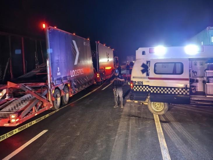 Muere otro motociclista al chocar contra tráiler en la carretera Xalapa-Veracruz