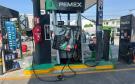 Auto arranca pistola y manguera de una bomba despachadora de gasolina en Boca del Río