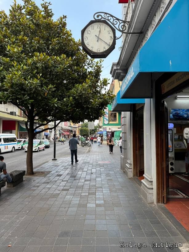 ¿La conocías? Esta es la historia del reloj de la calle Enríquez en Xalapa