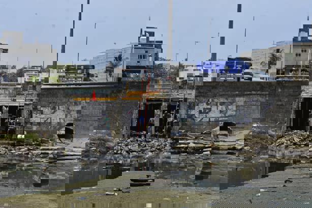 Demolerán boca de tormenta tras colapso de losa en el malecón, advierten reducción de carriles | VIDEO