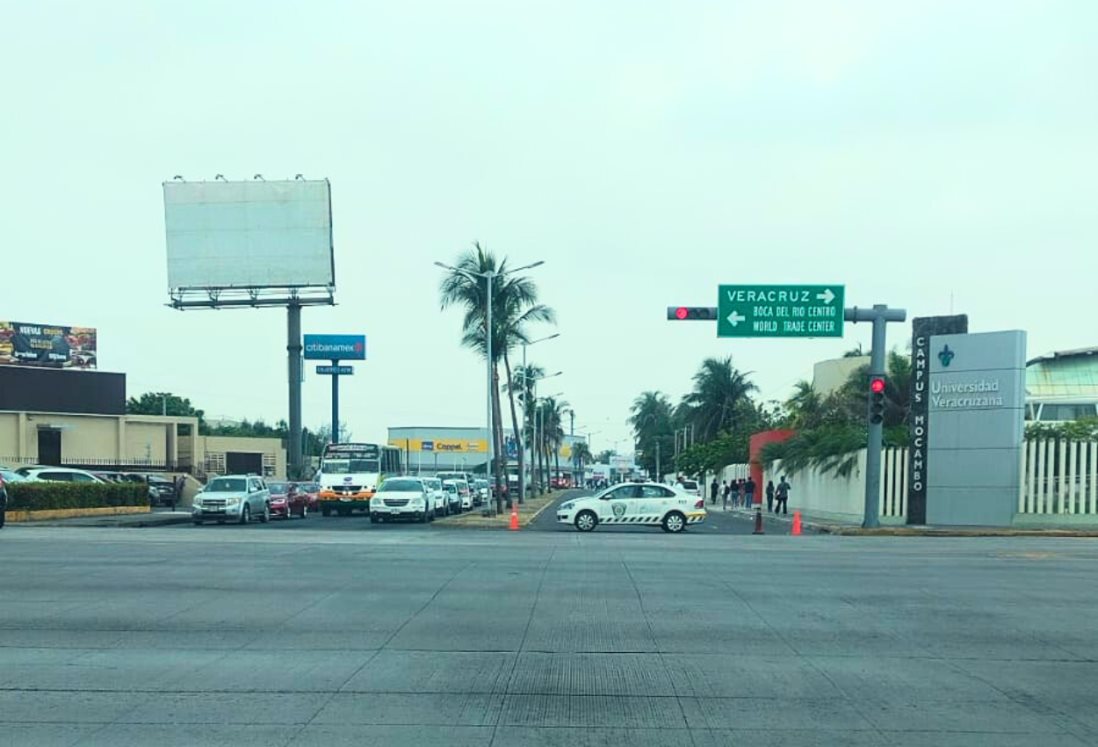 Cierran avenida Juan Pablo II en Boca del Río por examen de admisión de la UV 2025