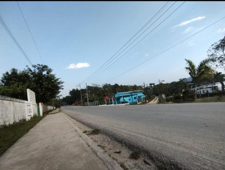 En Moloacán colocan lonas para advertir a delincuentes