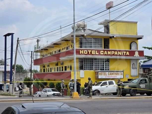 Fiscalía, Sedena y la GN sitian hotel en Martínez de la Torre y arrestan a dos (+VIDEO)
