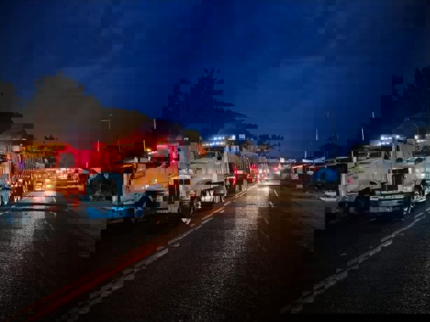 Bloquean carretera Xalapa-Veracruz; defienden arroyo en Palo Gacho
