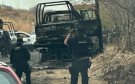 Violencia en Michoacán: CJNG quema patrulla de Guardia Civil y una grúa en carretera de Tepalcatepec; balean a repartidor