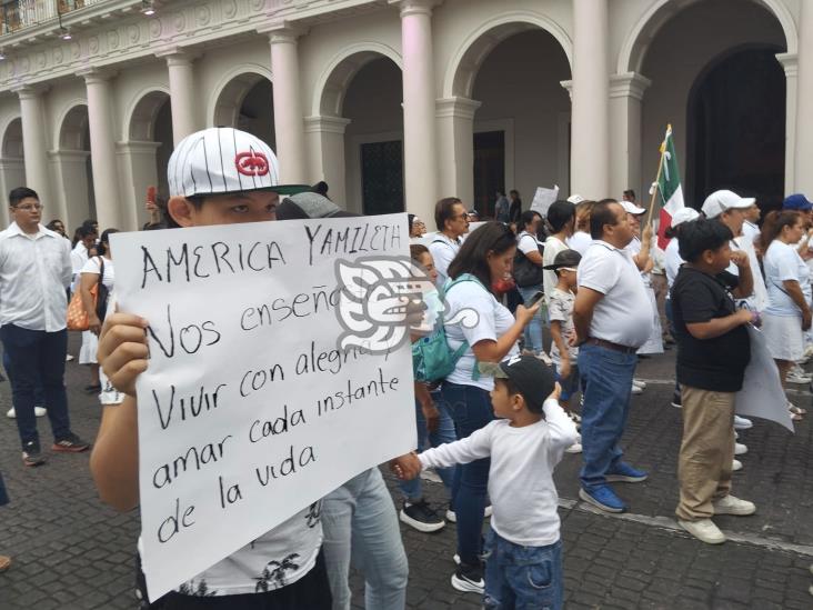 En Xalapa, honores para América Yamilet; aseguran que no fue accidente su muerte (+VIDEO)