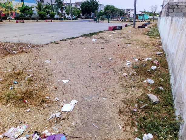 Parque de Lagos de Puente Moreno convertido en basurero, denuncian vecinos de Medellín
