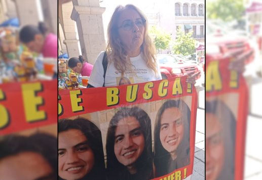 Lourdes se manifiesta en Xalapa, busca a su hijo Alejandro; está desaparecido en Ciudad Mendoza