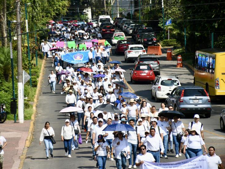 Maestros marchan en Xalapa, no es con tintes políticos; responden (+VIDEO)