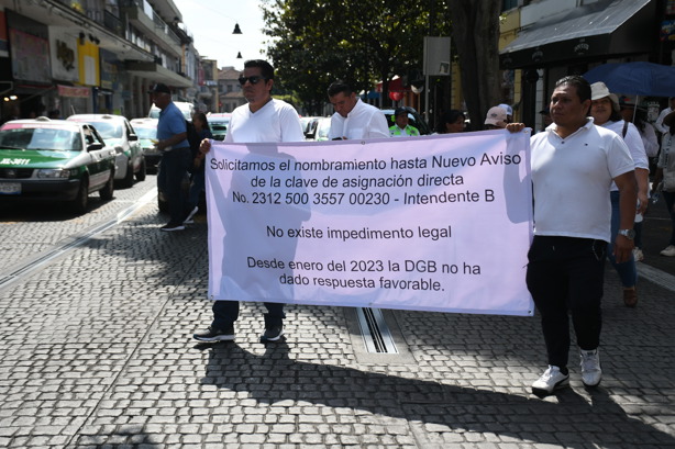 Maestros marchan en Xalapa, no es con tintes políticos; responden (+VIDEO)
