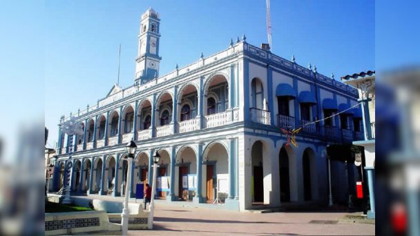 Alvarado, políticamente caliente