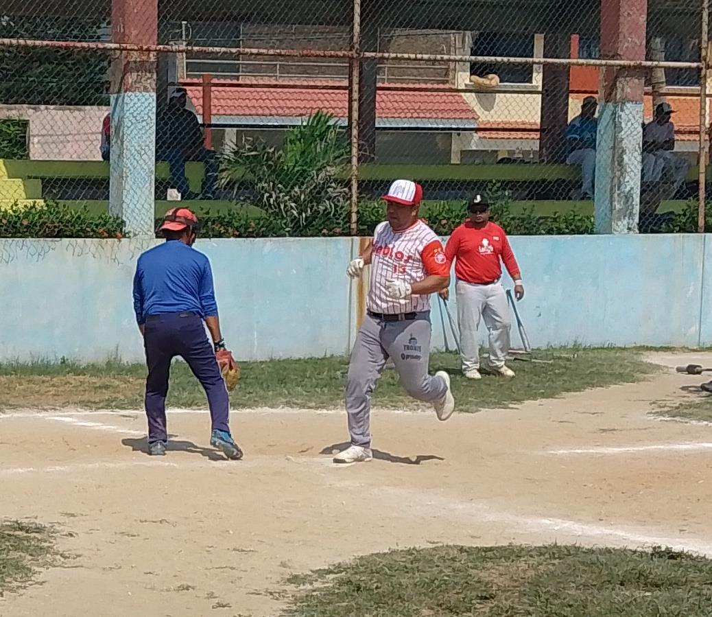 Diablura a Tigres en el softbol Intercolonias