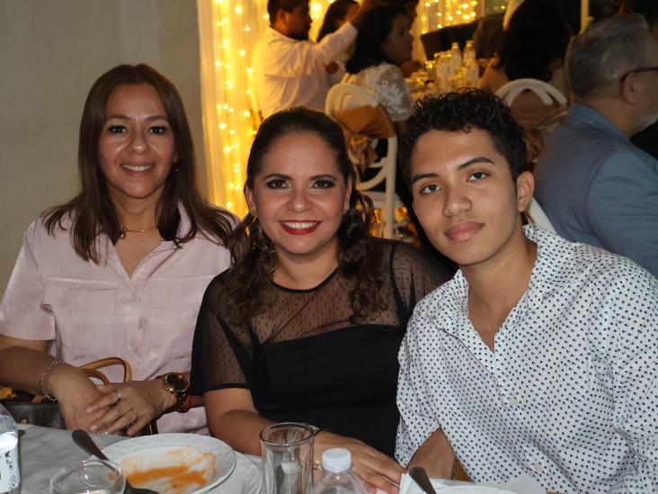 Milton Omar Nava Marín y Lissette Olivares Aguilar contraen matrimonio