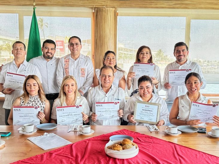 Integrantes de la Barra Mexicana de Abogados Capítulo Veracruz reciben certificaciones