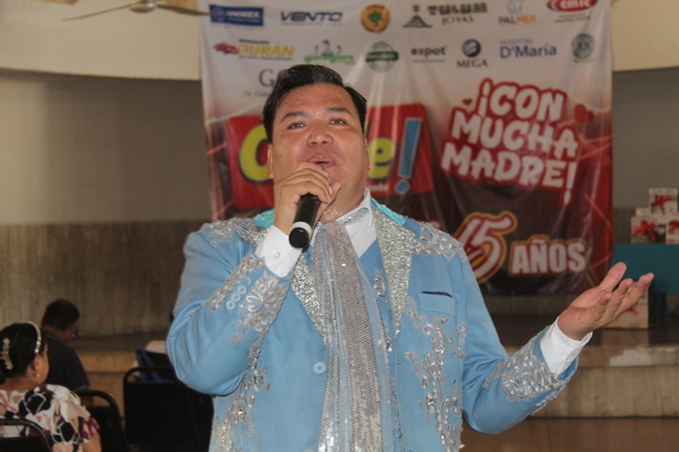 Órale! Jarocho cumple XV años y lleva a cabo el evento ´Con mucha madre´