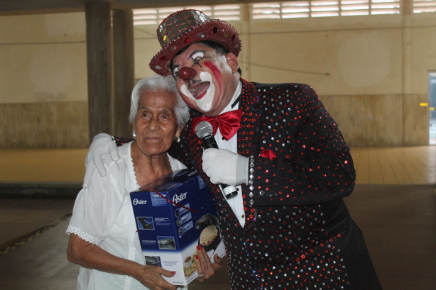 Órale! Jarocho cumple XV años y lleva a cabo el evento ´Con mucha madre´