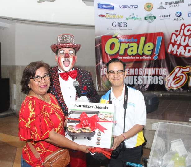 Órale! Jarocho cumple XV años y lleva a cabo el evento ´Con mucha madre´