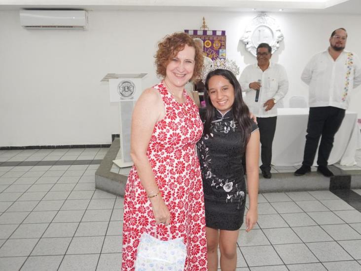 Club de Leones de Veracruz realiza festejo para las mamás leonas, por el Día de las Madres 