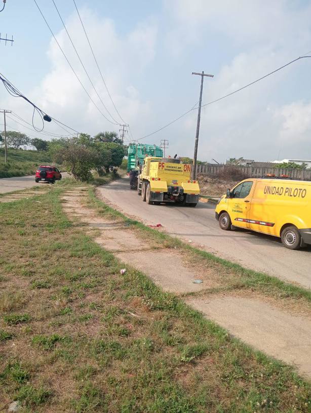 Enorme equipo de CFE llama la atención a su paso por el Túnel Sumergido: este fue su destino l FOTOS