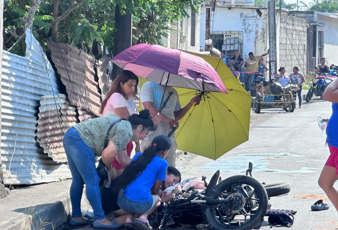 Chocan de frente dos motociclistas en Boca del Río; uno de los jóvenes murió