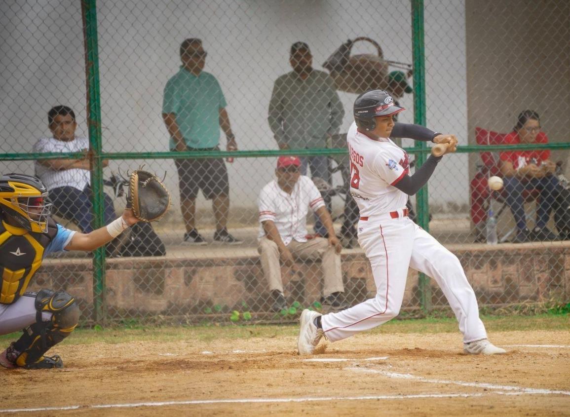 Todo para el tercer juego En los playoffs de la Liga Instruccional