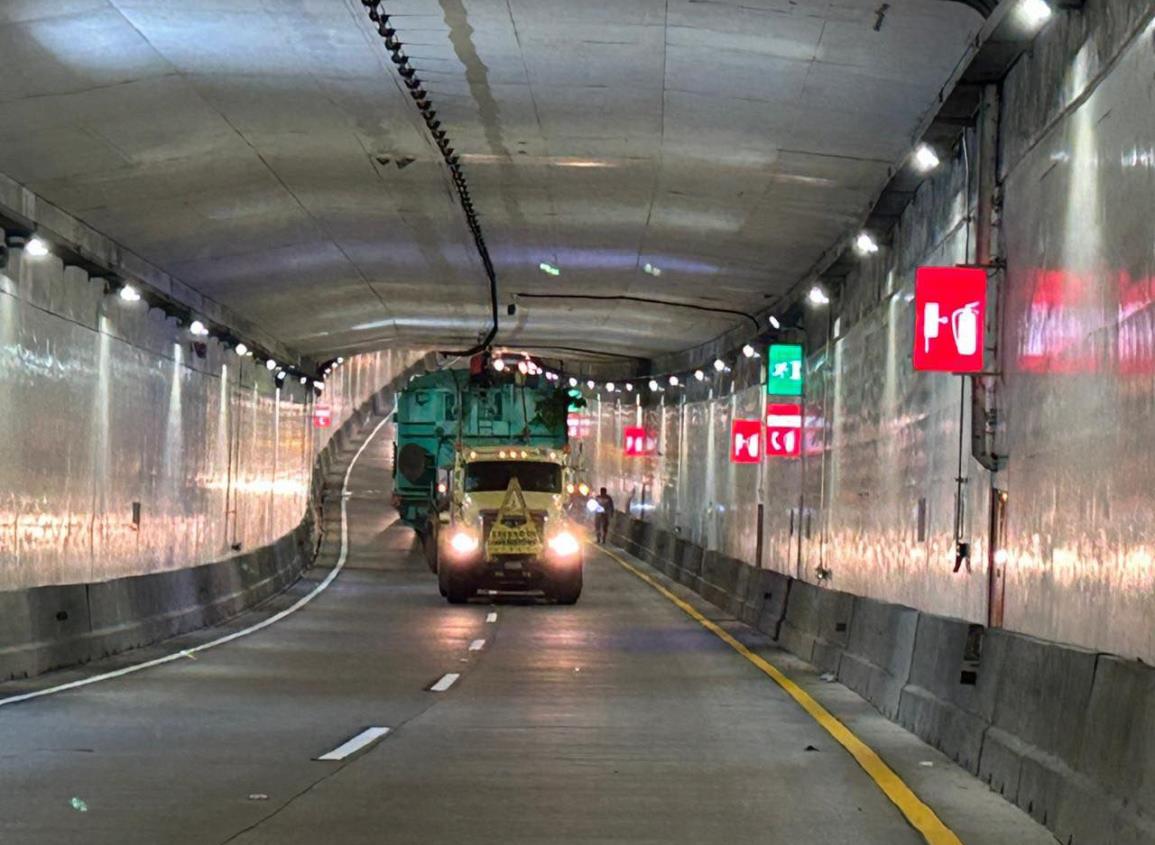 Enorme equipo de CFE llama la atención a su paso por el Túnel Sumergido: este fue su destino l FOTOS