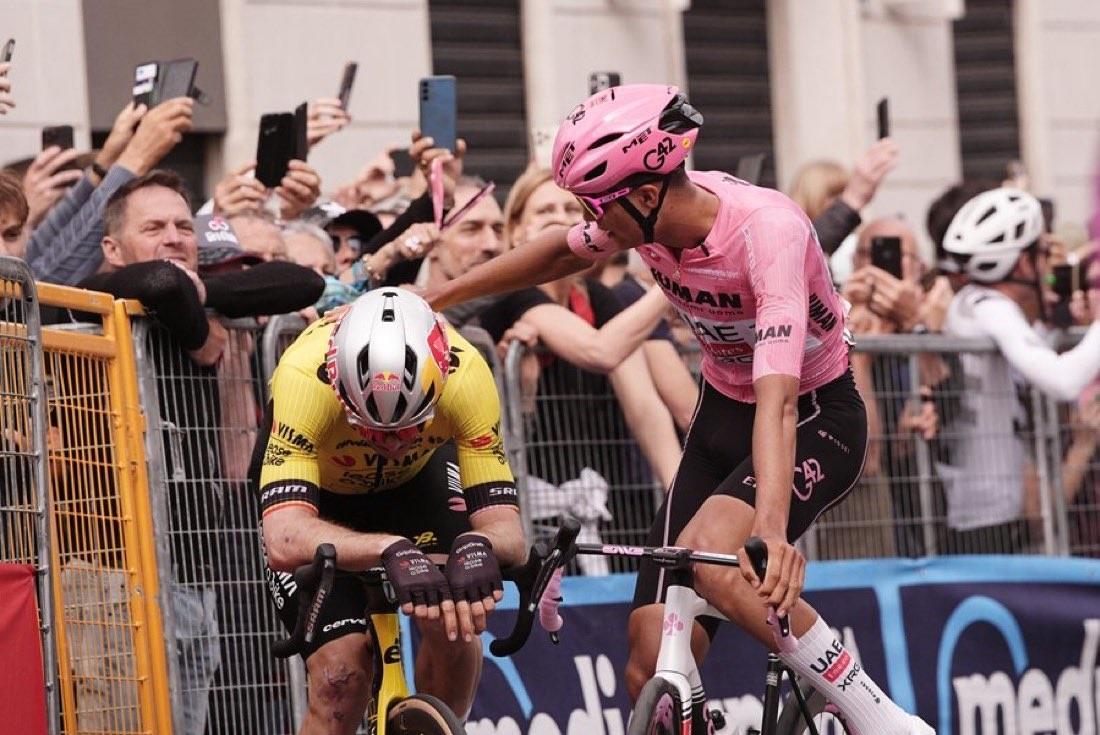 Mantiene Isaac Del Toro liderato en Giro de Italia