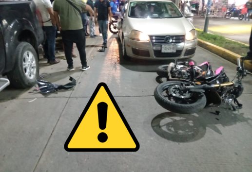 Por intentar rebasar, motociclista termina herido en el Camino a Naolinco