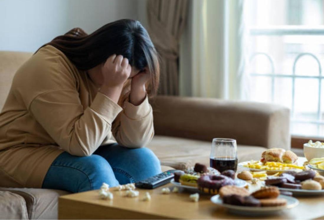 5 alimentos que pueden empeorar la ansiedad y se recomienda no consumir, según expertos