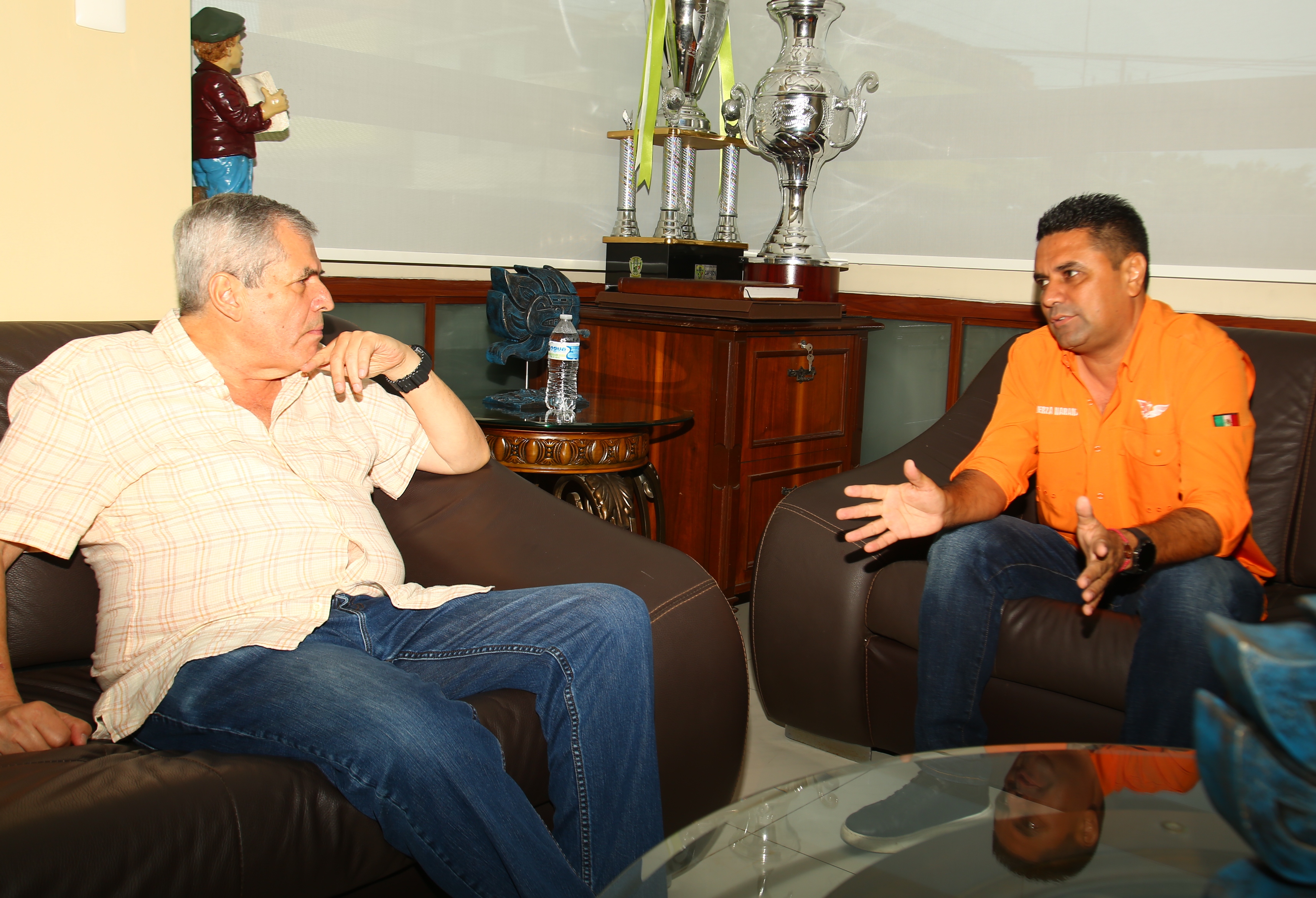 Christopher Santos llama a que gane el mejor el próximo 1 de junio en Coatzacoalcos | VIDEO