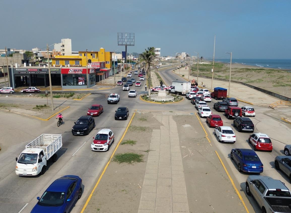 Caos vial en el malecón de Coatzacoalcos a esta altura, ¡extrema precauciones!