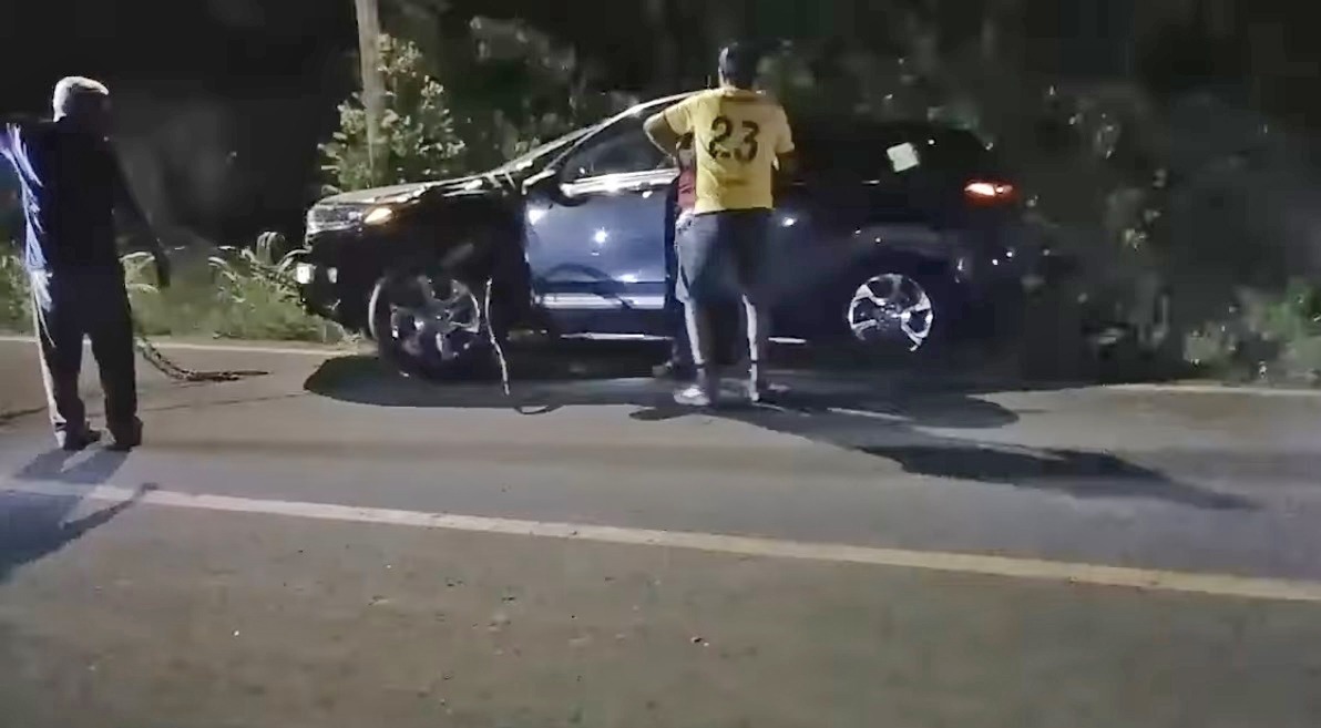 Vuelca camioneta sobre la carretera Misantla–Martínez