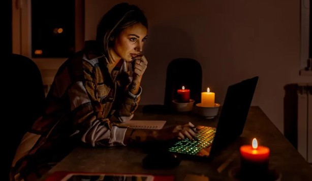 3 formas de cuidar tus dispositivos electrónicos de los apagones en Veracruz