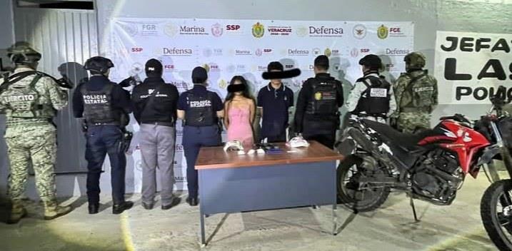 Detienen a pareja con metanfetamina  y arma tras operativo en Las Choapas