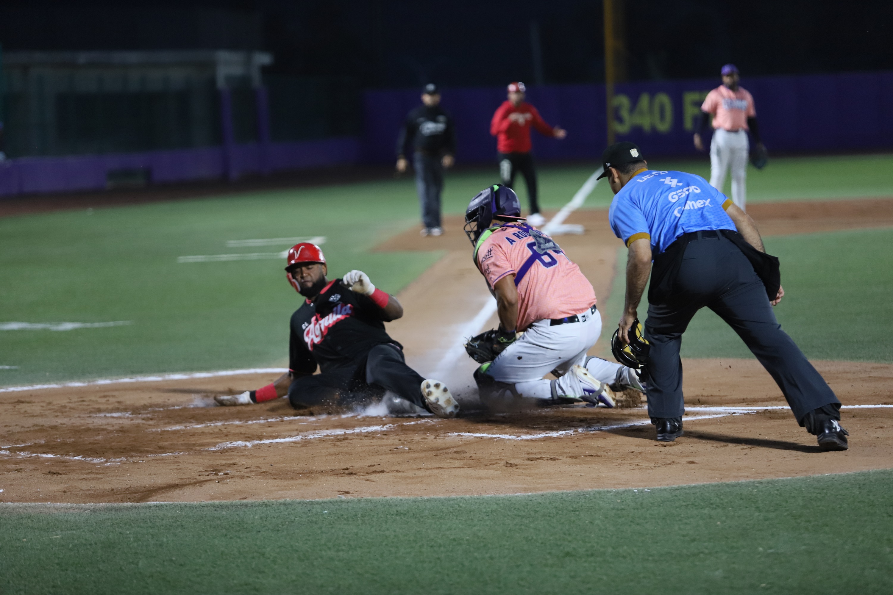 Gana El Águila y empata serie en Querétaro