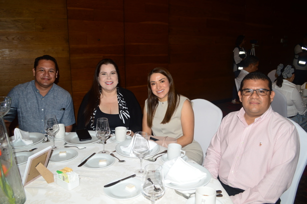 USEM Veracruz llevó a cabo su conferencia desayuno con mesa de negocios