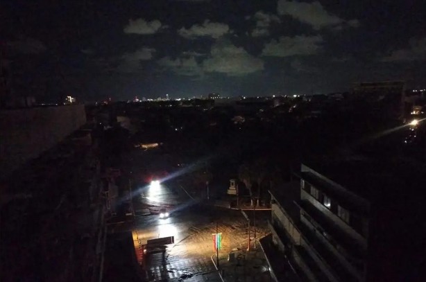 Vecinos de Palma Real en el puerto de Veracruz sufren más de 12 horas sin luz