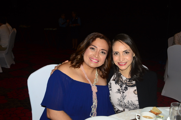 USEM Veracruz llevó a cabo su conferencia desayuno con mesa de negocios